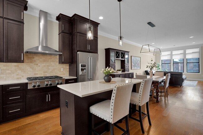 Foto del edificio - 1061 Harrison Park Pl
