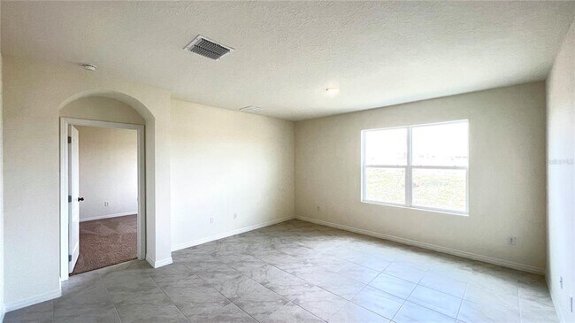 Foto del edificio - 487 Lily Ln