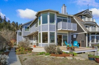 Building Photo - 1882 Shore Ave