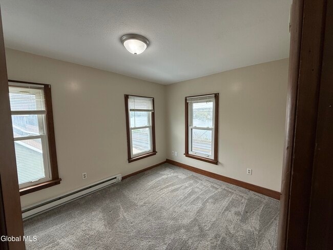 Building Photo - 569 Hudson Ave