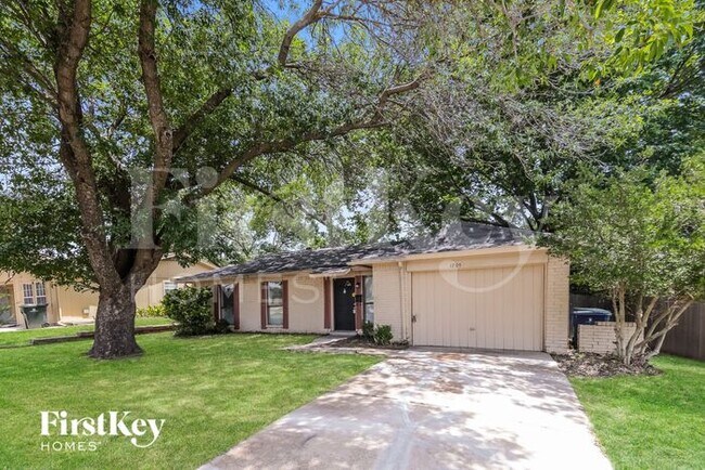 Building Photo - 1205 Colony Dr