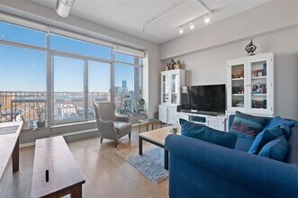 Building Photo - 689 Marin Blvd