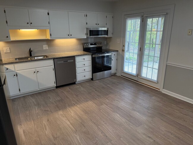 Building Photo - North Roanoke County Duplex