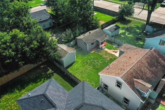 Building Photo - 3806 Cosby St