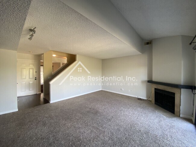 Building Photo - 2 br, 2 bath House - 13021 Lincoln Way #84
