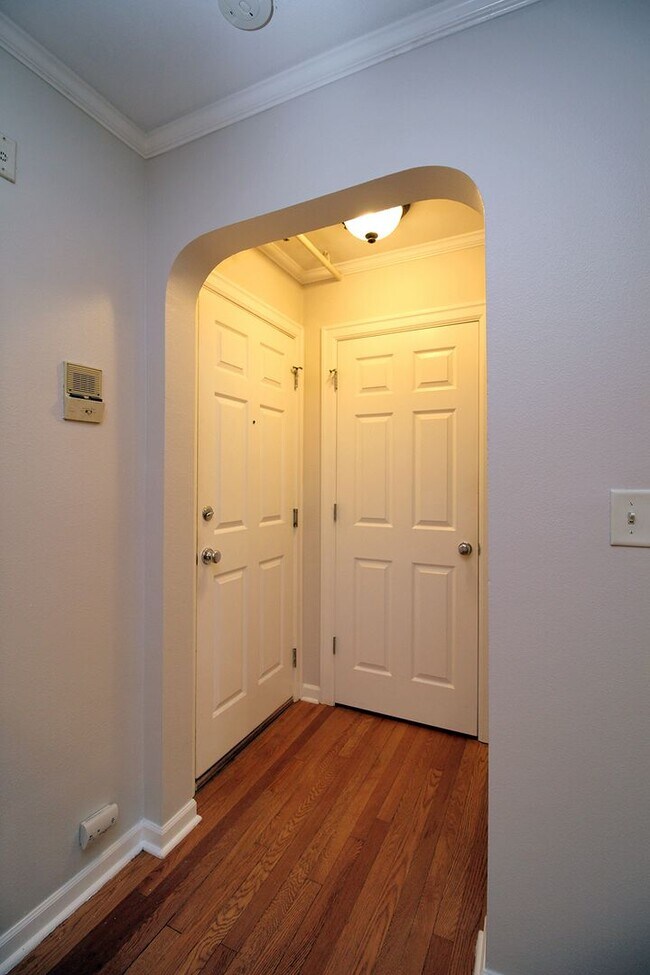 Foto del edificio - Upper Level Chasselton 1 Bedroom Condo in ...