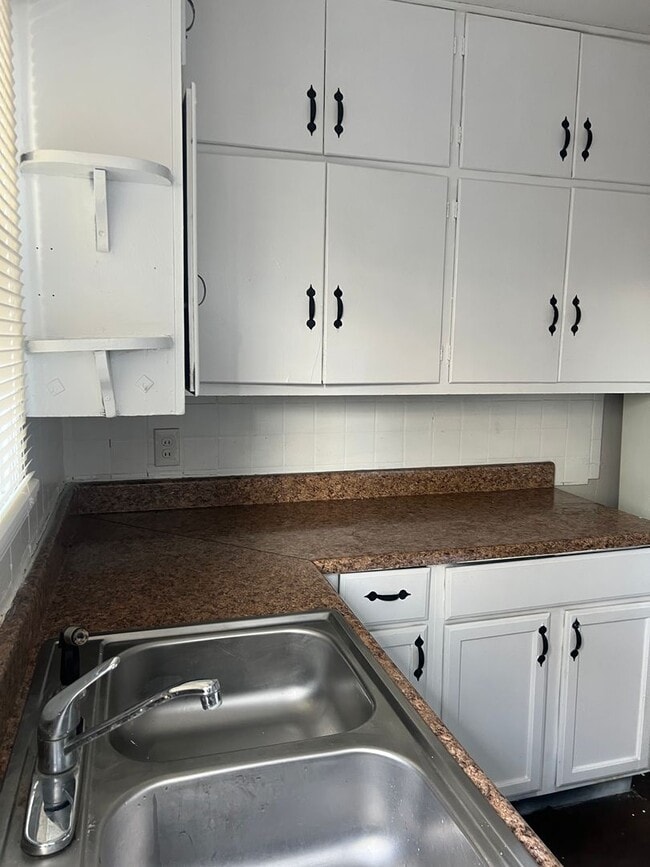 Building Photo - 3030 E 37th St