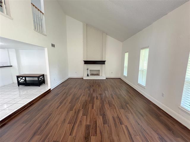 Building Photo - 2805 Meadow Park Dr