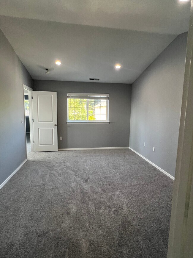 Foto del edificio - 13614 Gaffney Ln