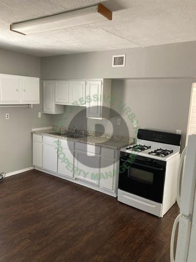 Building Photo - 4012 Woodbridge Ave