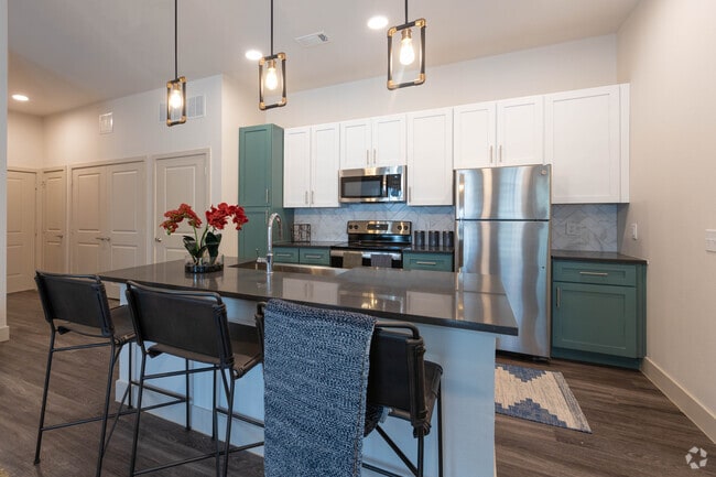 1HAB, 1BA - 740 ft² - The Everett at Ally Village