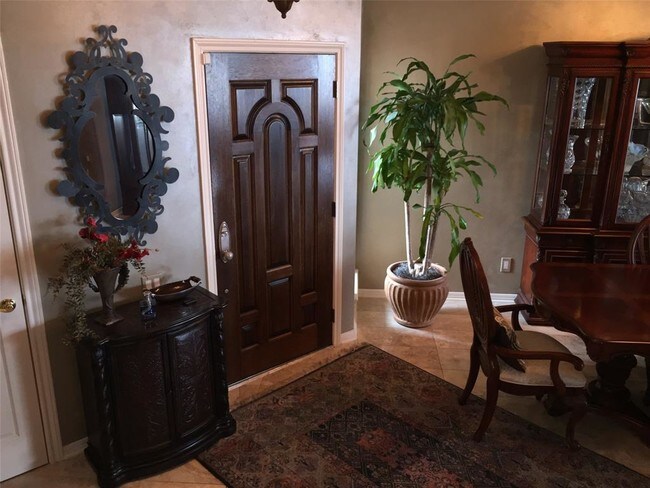 Building Photo - 321 Lakeside Ln