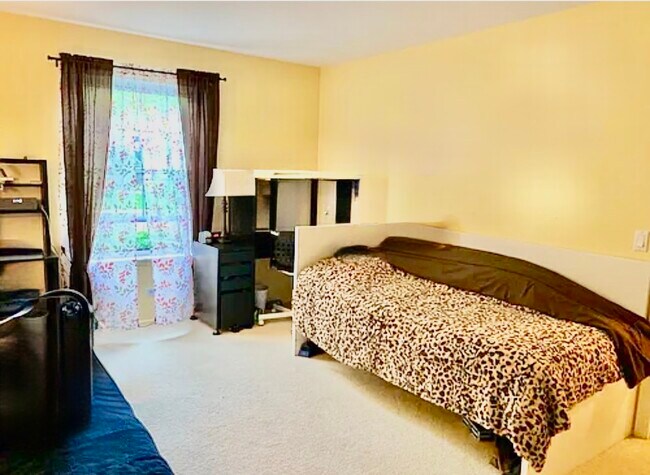 Segundo dormitorio - 1153 Silverwood Ct