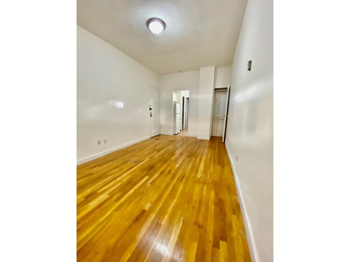 302 E 38th St Unit 2B, New York, NY 10016 Condo for Rent in New York