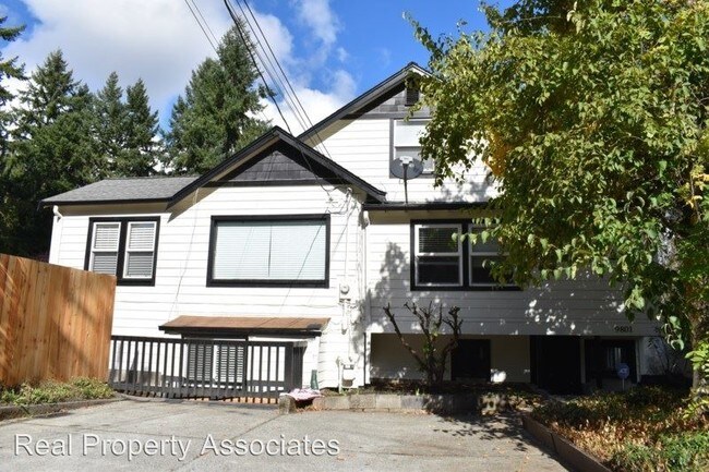 Building Photo - 9801 Roosevelt Way NE