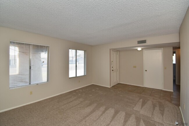 Foto del edificio - 2716 W Oakwood Ln