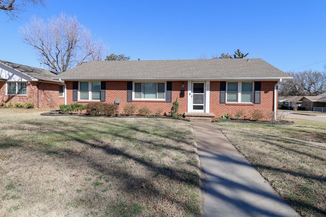 Primary Photo - Updated 3 Bed / 1.5 Bath in Tulsa!