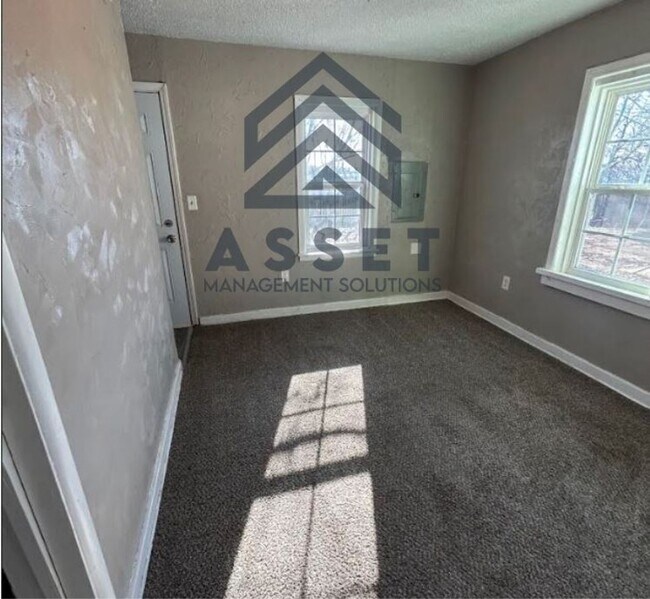 Foto del edificio - Spacious 3 Bedroom House