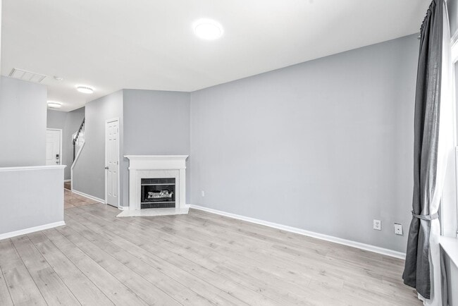 Building Photo - Gated Community in S. Charlotte