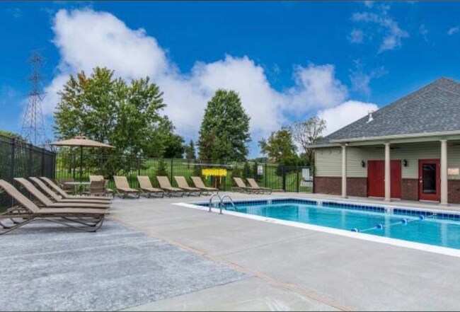 Building Photo - 708 Academy Dr