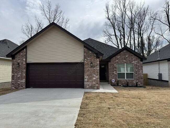 Foto del edificio - 1221 Lee Mac Dr