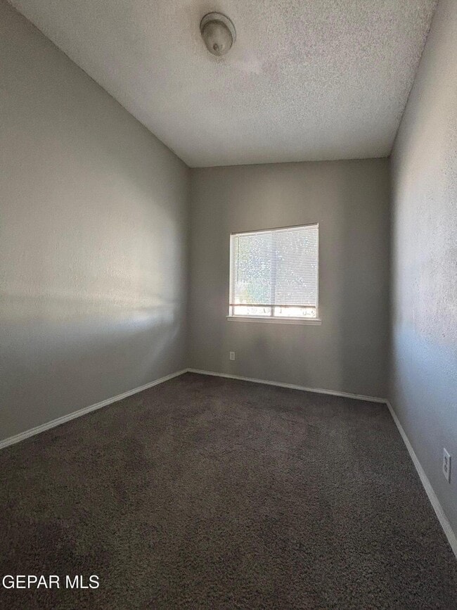 Building Photo - 10840 Obsidian St