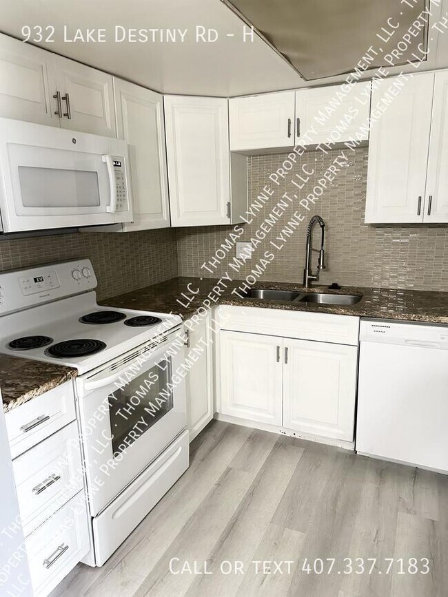 Foto del edificio - 932 Lake Destiny Rd