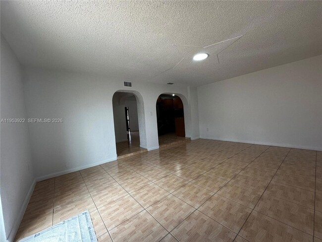 Foto del edificio - 350 W 34th St