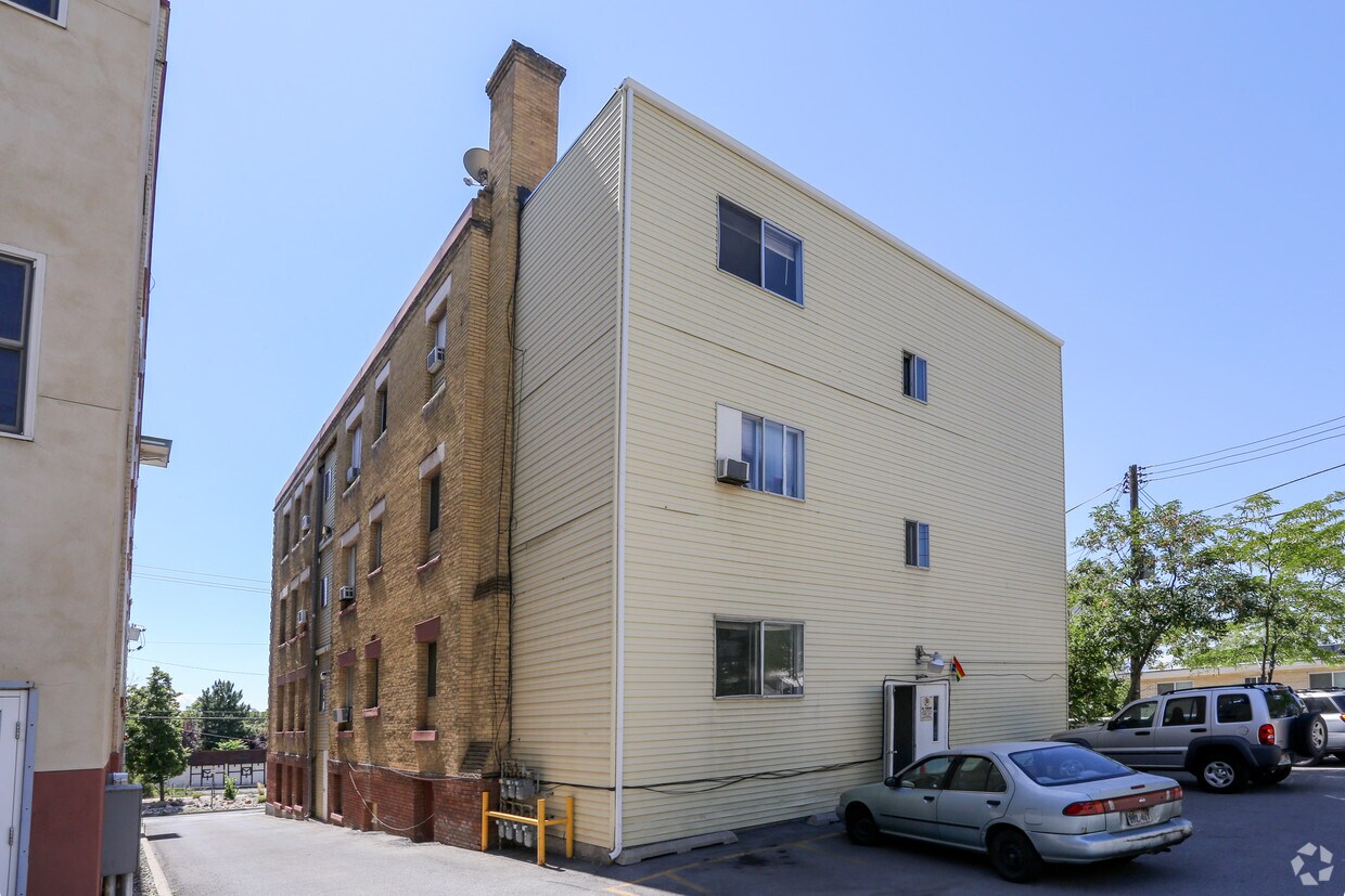 Building Photo - Wesley Apartments