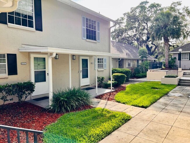 Foto del edificio - 1335 Villa Ln