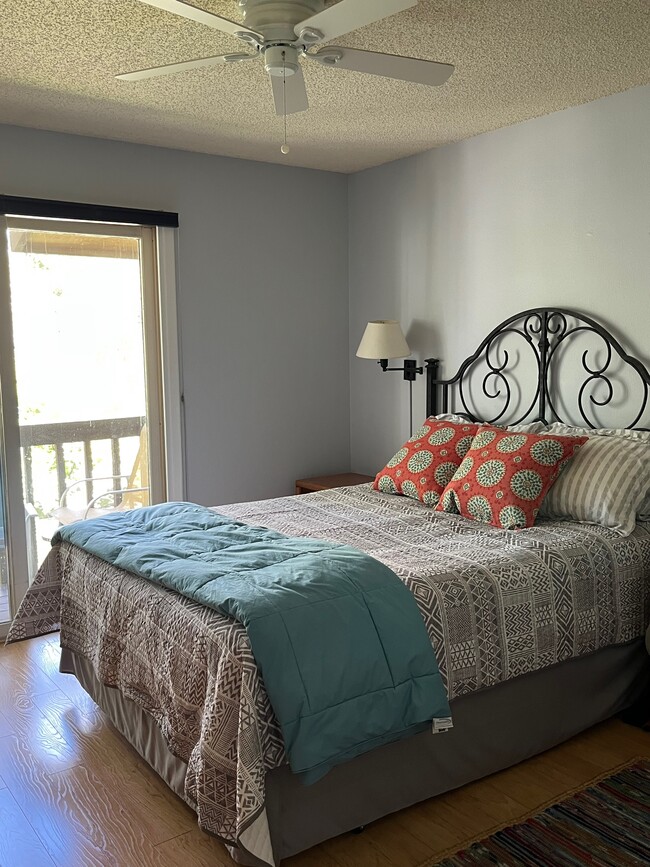 Foto del edificio - 310 Hillcrest Dr