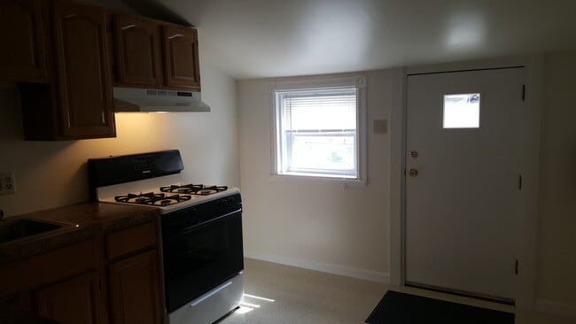 KITCHEN AND REAR ENTRANCE TO YARD - 526 Pearl St