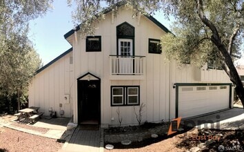 Building Photo - 539 Palms Dr
