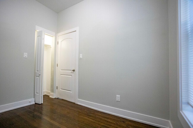 Building Photo - 6434 S Eberhart Ave
