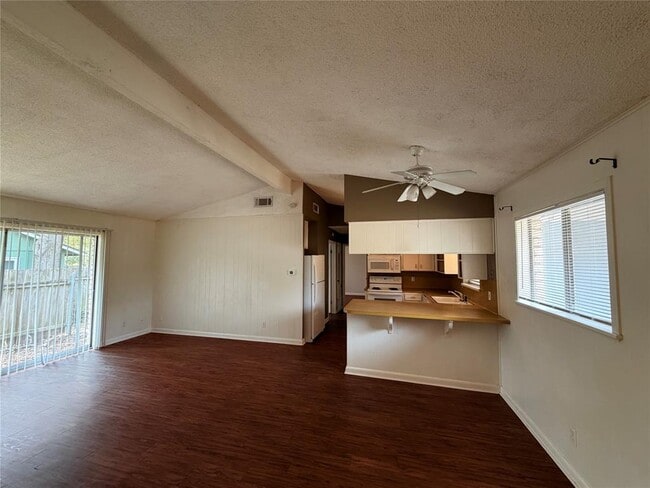 Building Photo - 914 Beaver Trail