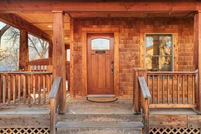 Building Photo - 808 Arcadia Pl
