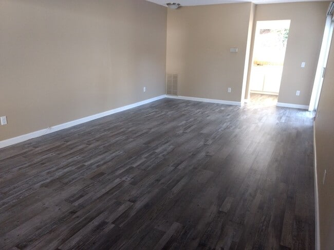 Building Photo - Great Single story in Senior Community