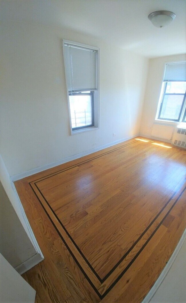 Building Photo - 45-15 Colden St