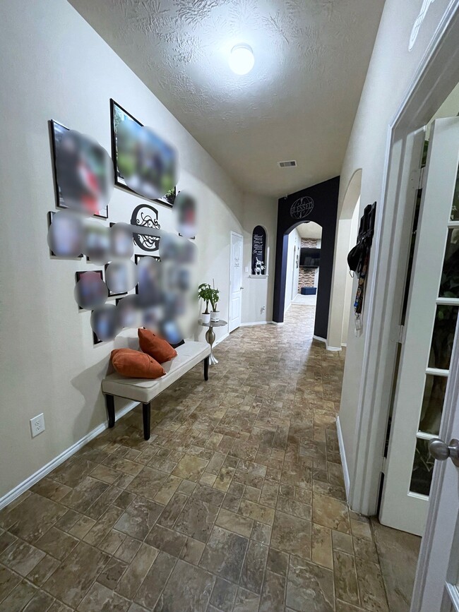 Main Entrance Hallway - 1939 Manor Dr