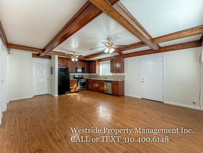 Building Photo - 6146 Aldama St