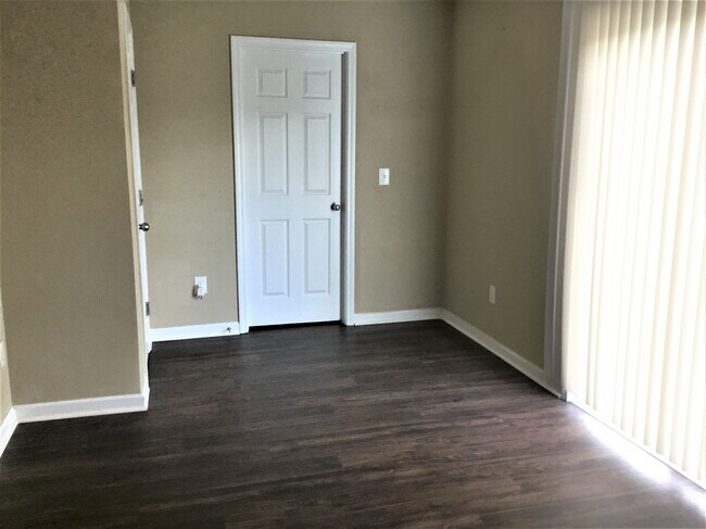 Building Photo - 1007 Collington Drive