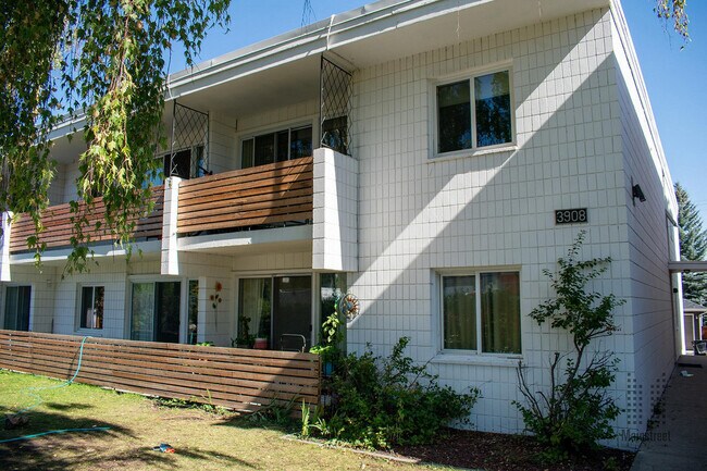 Photo du bâtiment - Mainstreet Altadore Apartments