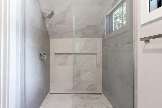 Foto del edificio - 134 Woodcliff Rd