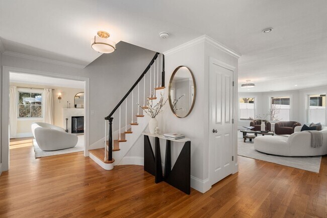 Foto del edificio - 150 Country Club Rd