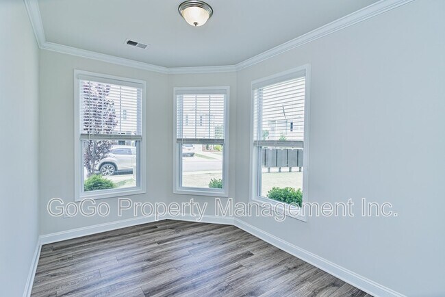 Foto del edificio - 412 Yellow Fox Rd