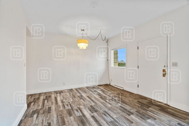 Foto del edificio - 8316 E Broadway Ave