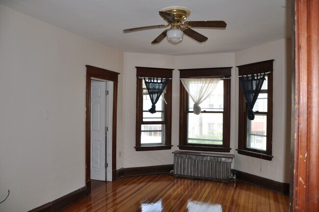Living Room - 698 State St