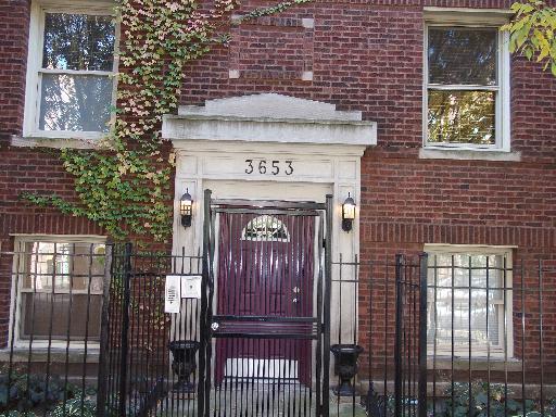 Primary Photo - 3653 W Leland Ave