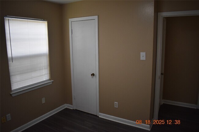 Foto del edificio - 5234 Grace Point Ln