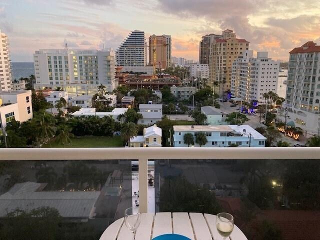 Foto del edificio - 336 N Birch Rd